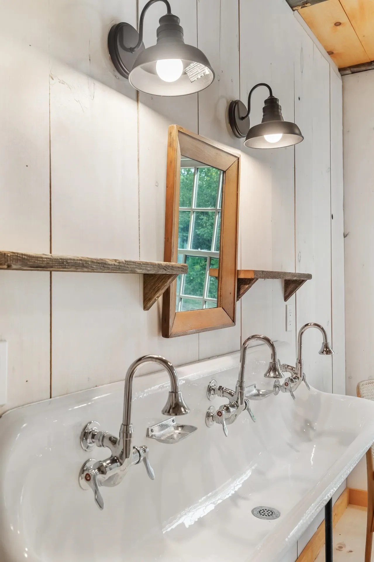 580 Cross Road Londonderry VT 05155