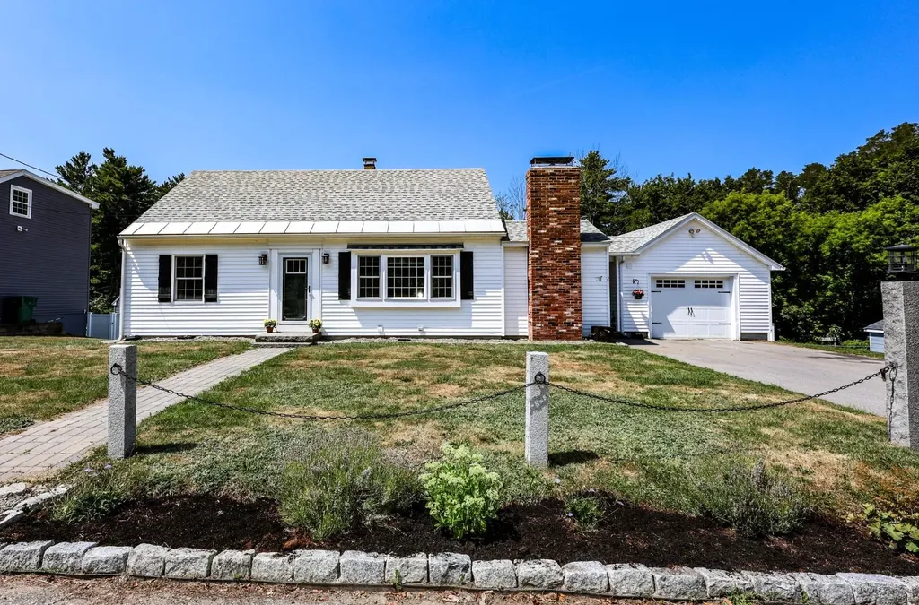 2 Danbury Lane Dover NH 03820