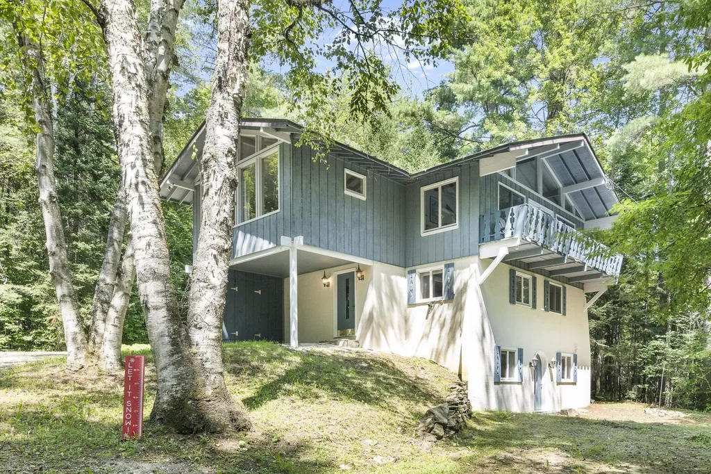 35 Strattonwald Road Winhall VT 05340