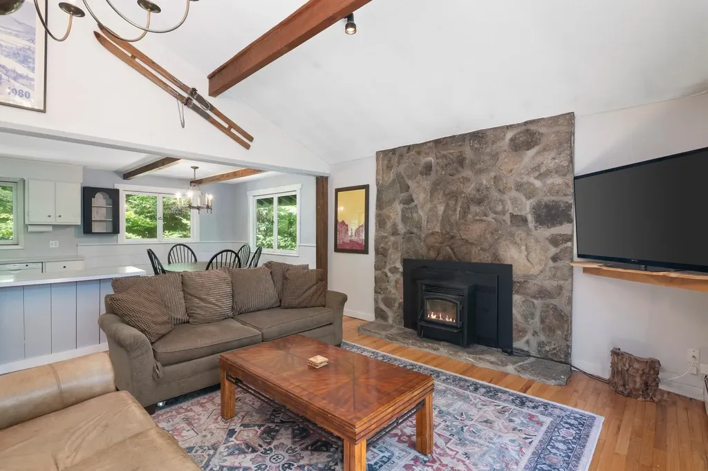 35 Strattonwald Road Winhall VT 05340