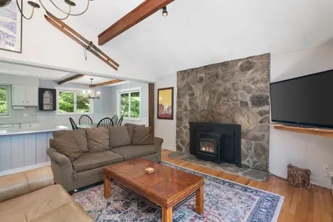 35 Strattonwald Road Winhall VT 05340