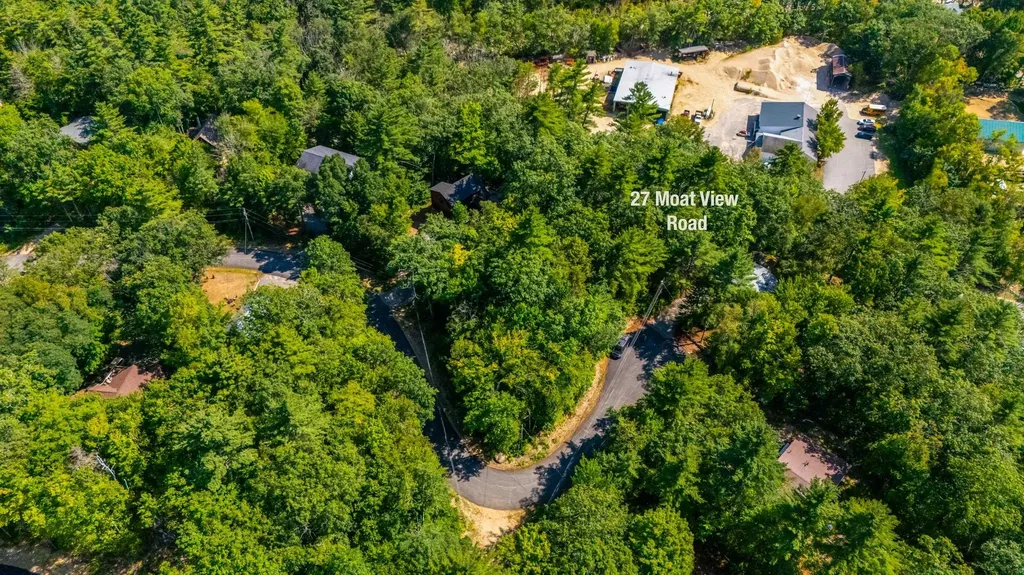 27 Moat Mountain Circle Bartlett NH 03812