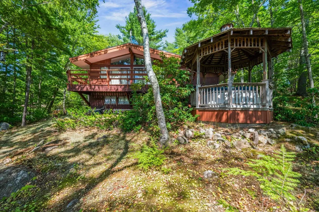 27 Moat Mountain Circle Bartlett NH 03812