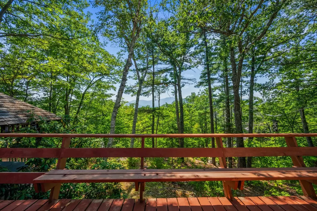 27 Moat Mountain Circle Bartlett NH 03812