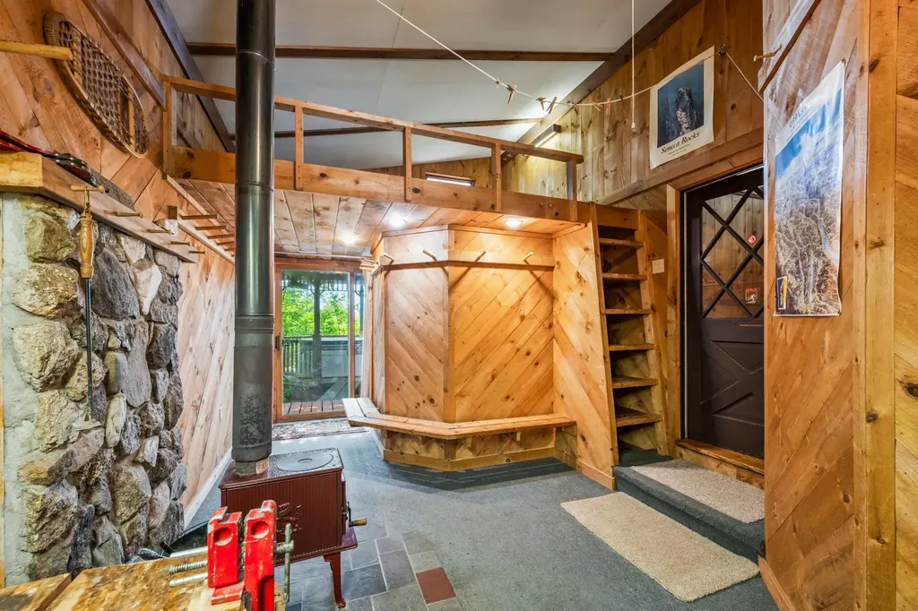 27 Moat Mountain Circle Bartlett NH 03812