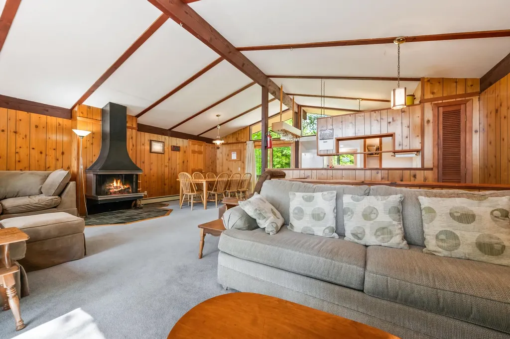 27 Moat Mountain Circle Bartlett NH 03812