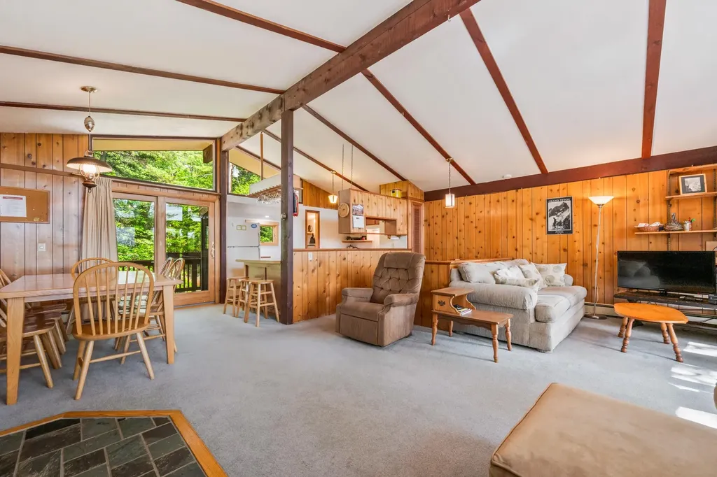 27 Moat Mountain Circle Bartlett NH 03812