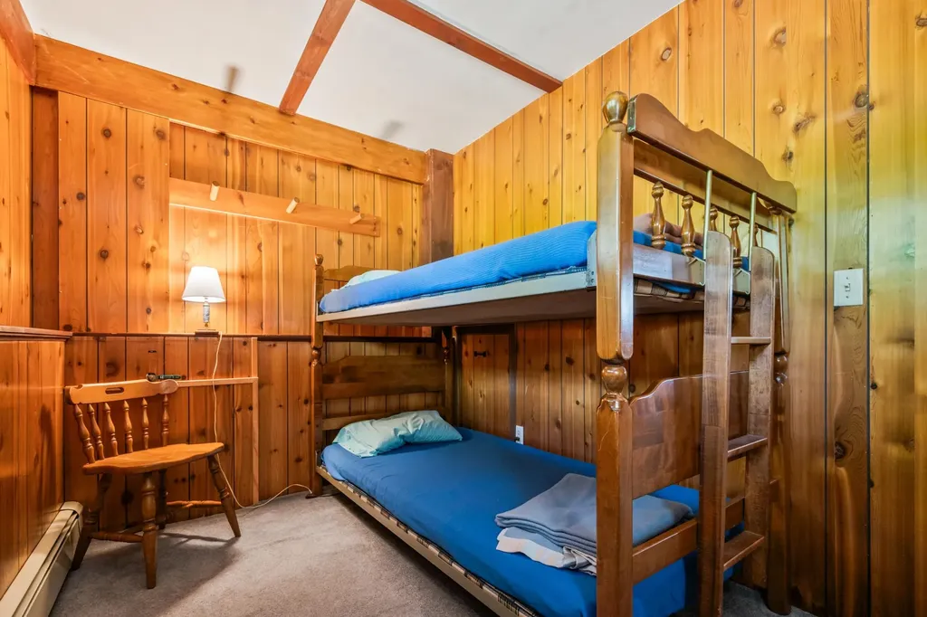 27 Moat Mountain Circle Bartlett NH 03812