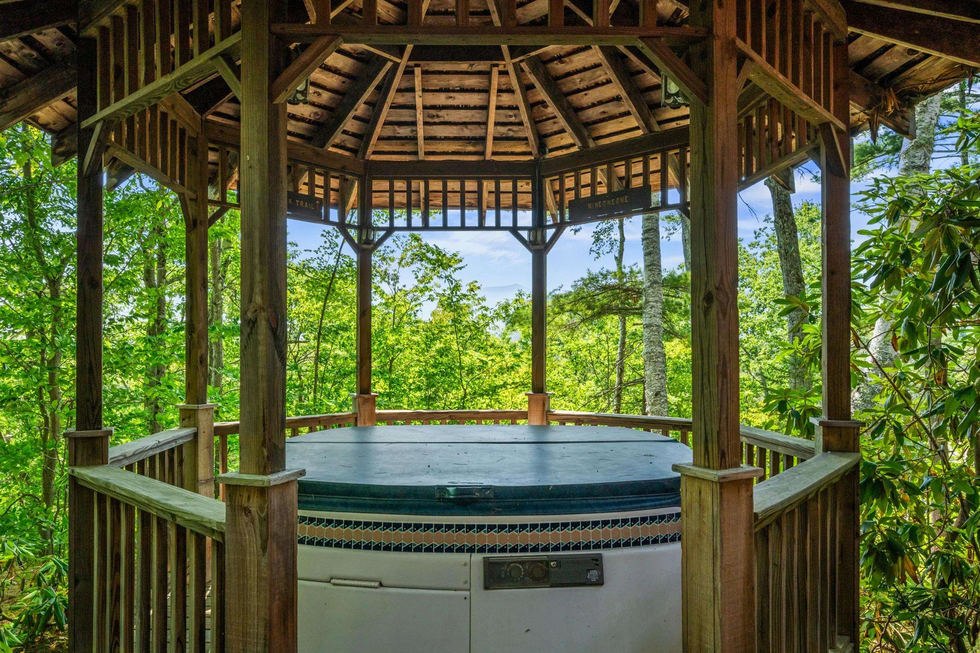 27 Moat Mountain Circle Bartlett NH 03812