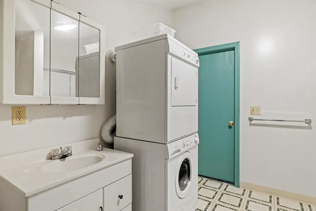 80 West Bow Street Franklin NH 03235