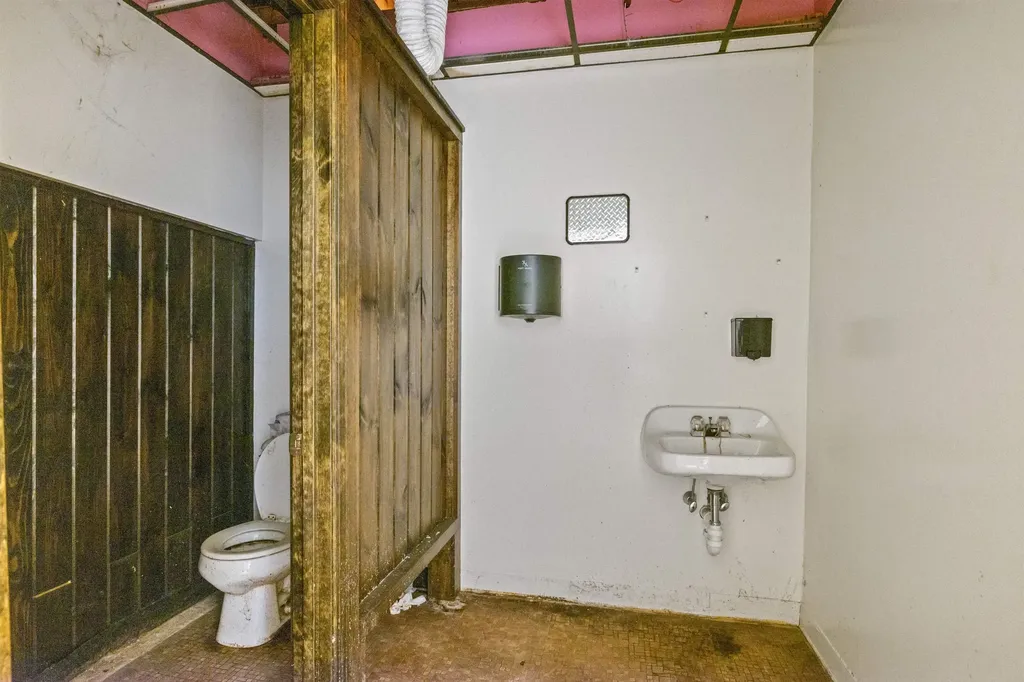 80 West Bow Street Franklin NH 03235