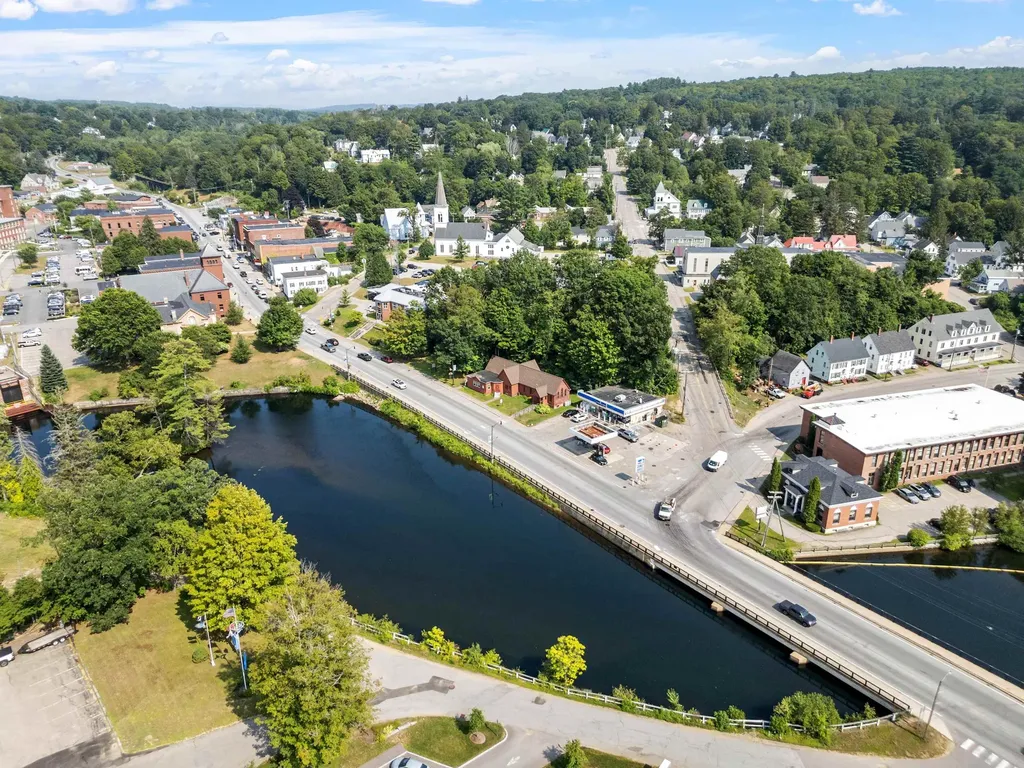 80 West Bow Street Franklin NH 03235