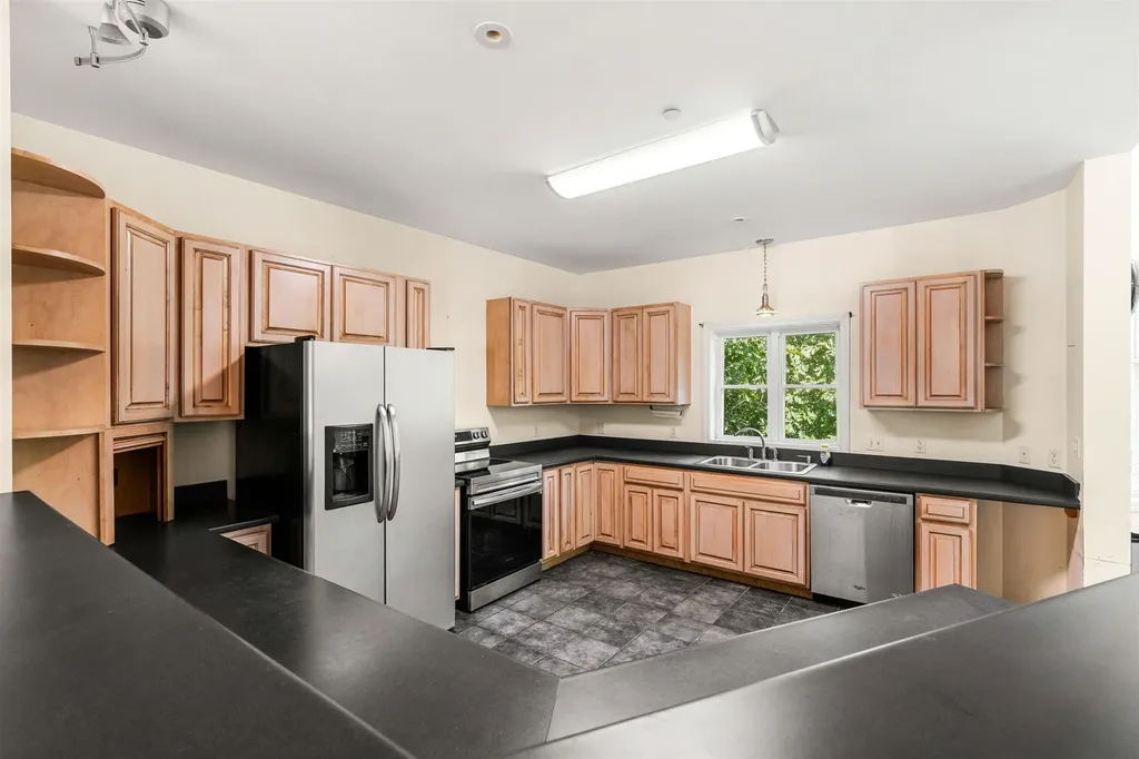 106 Rangeway Road Dunbarton NH 03046
