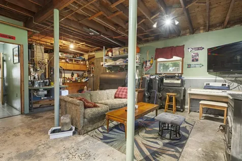 27 Iceland Circle Keene NH 03431