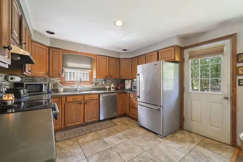 27 Iceland Circle Keene NH 03431