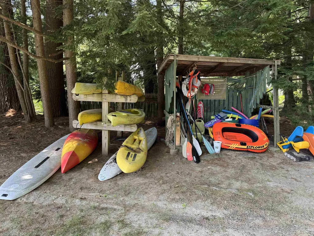 37 Old Ledge Road Holderness NH 03245