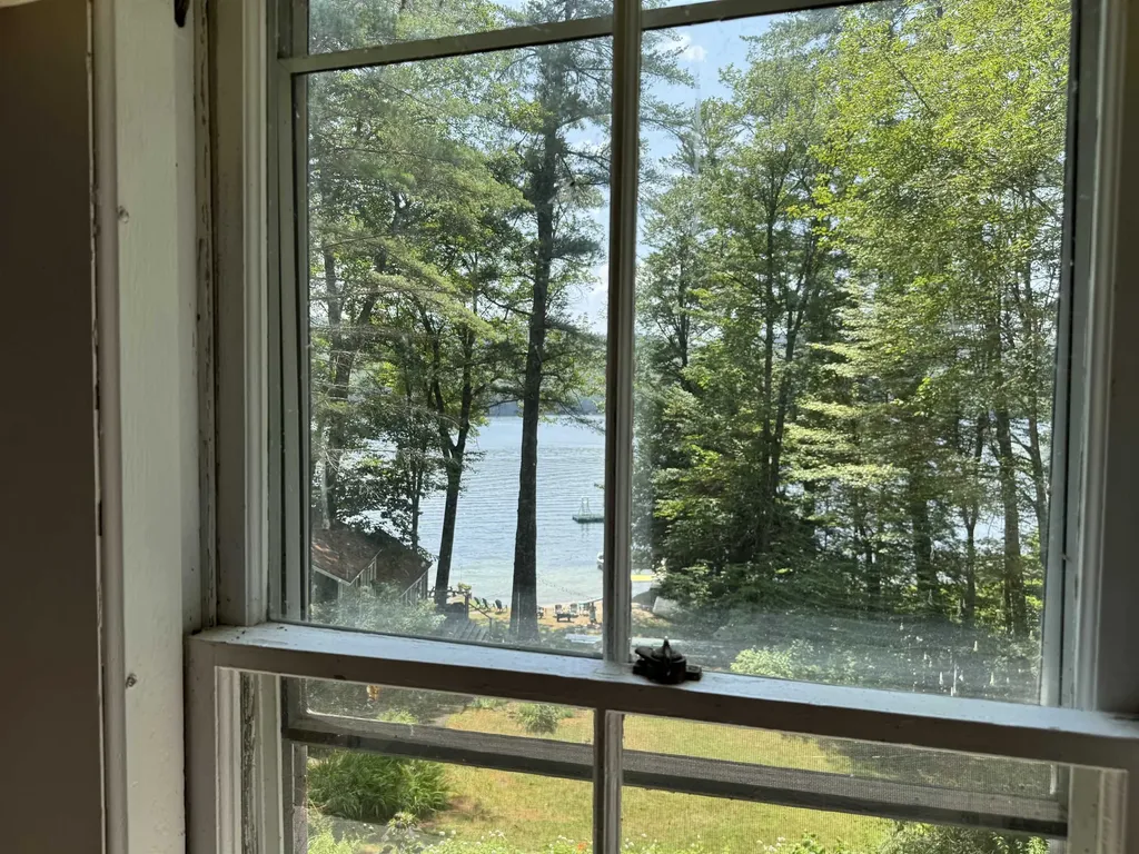 37 Old Ledge Road Holderness NH 03245