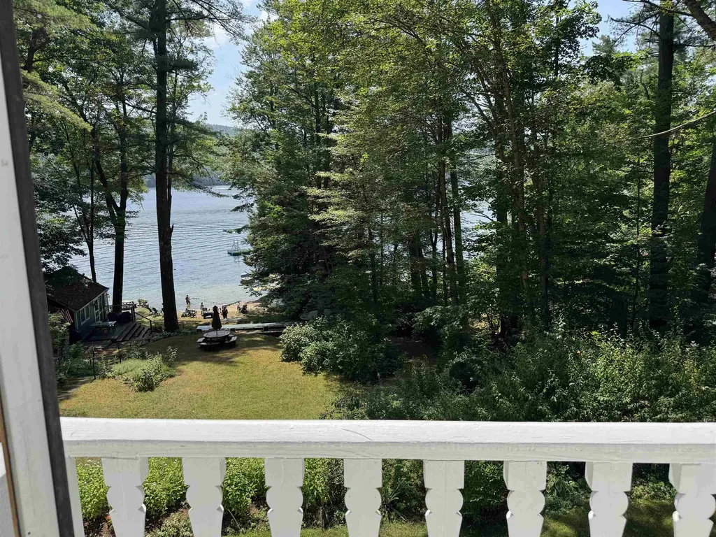37 Old Ledge Road Holderness NH 03245