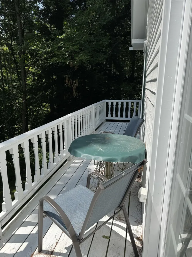 37 Old Ledge Road Holderness NH 03245