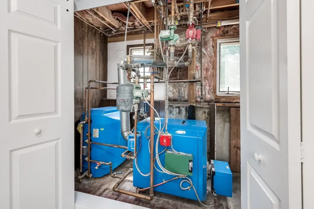 8 Westwood Circle Dover NH 03820