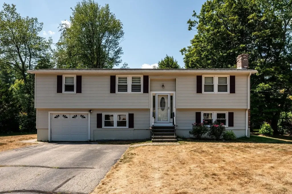 8 Westwood Circle Dover NH 03820