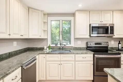 8 Westwood Circle Dover NH 03820