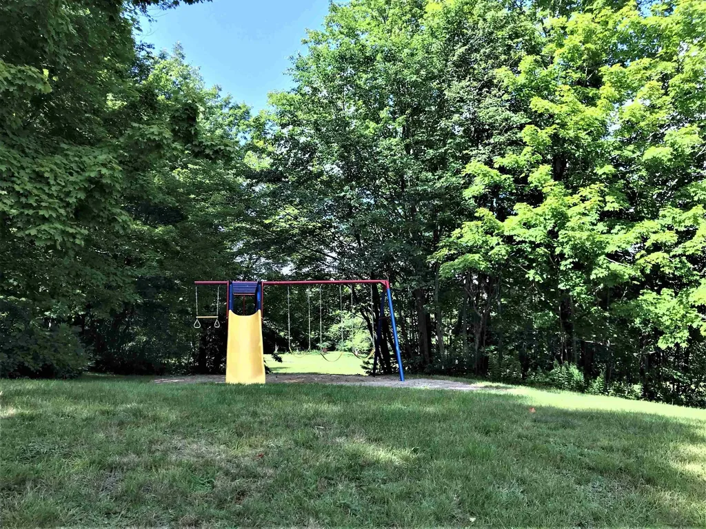 47 Upper Howes Way Wilmington VT 05363