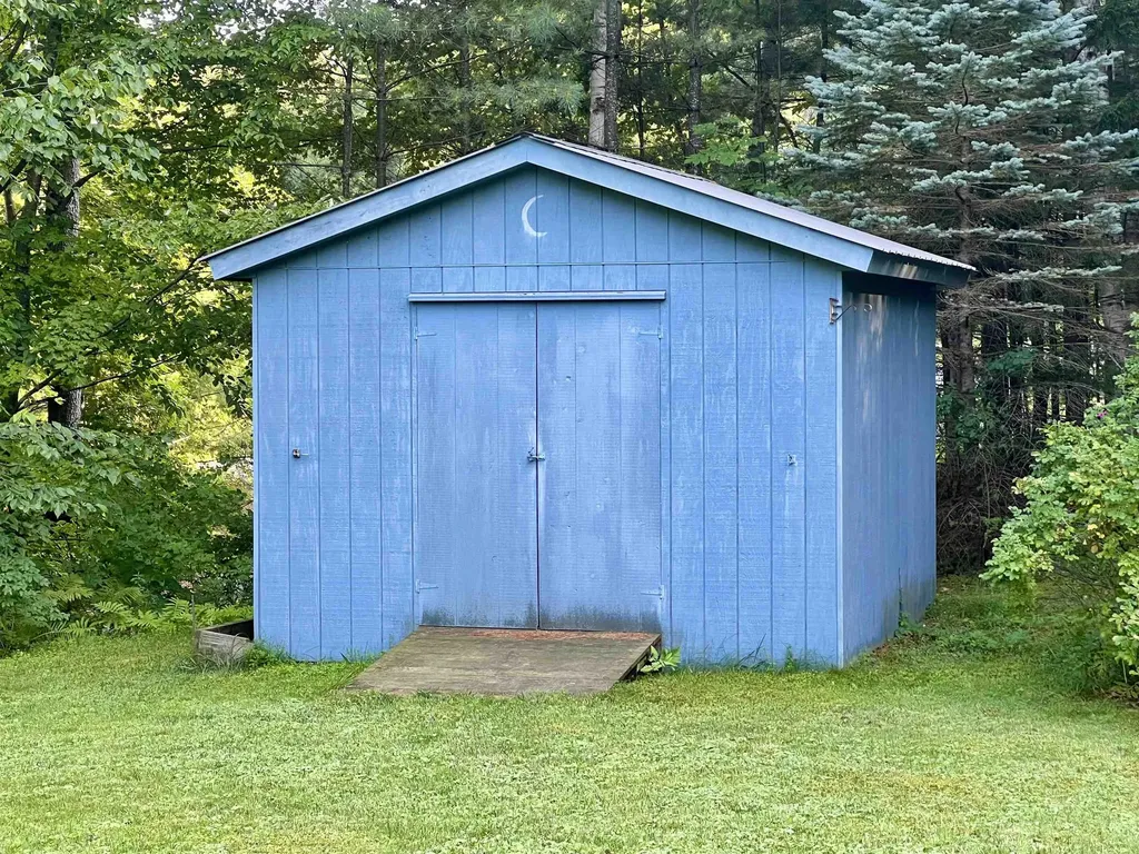 100 Walsh Road Sandgate VT 05250