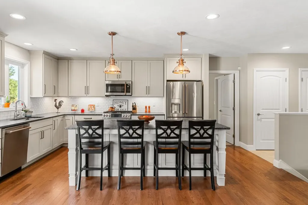 22 Cobbett Lane Hollis NH 03049