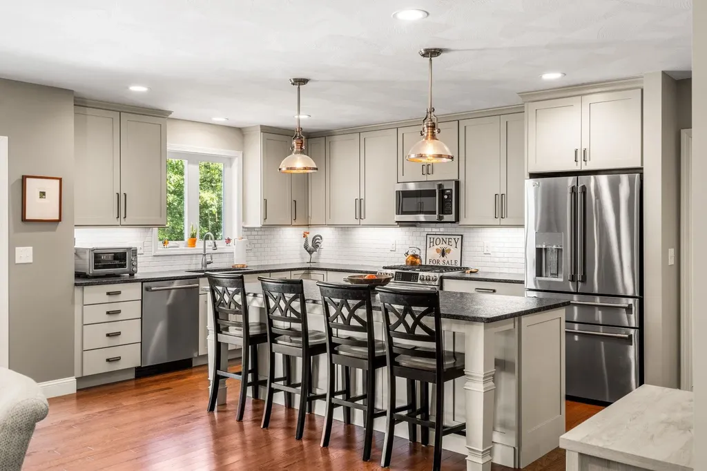 22 Cobbett Lane Hollis NH 03049