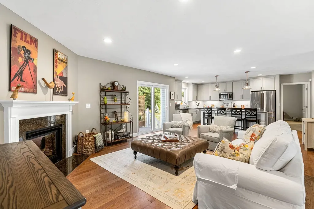 22 Cobbett Lane Hollis NH 03049