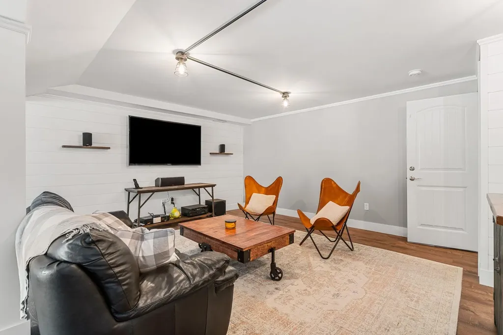 22 Cobbett Lane Hollis NH 03049