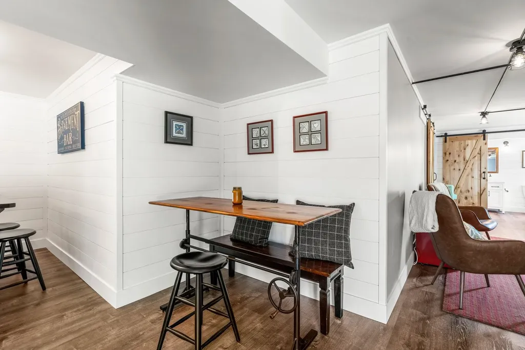 22 Cobbett Lane Hollis NH 03049