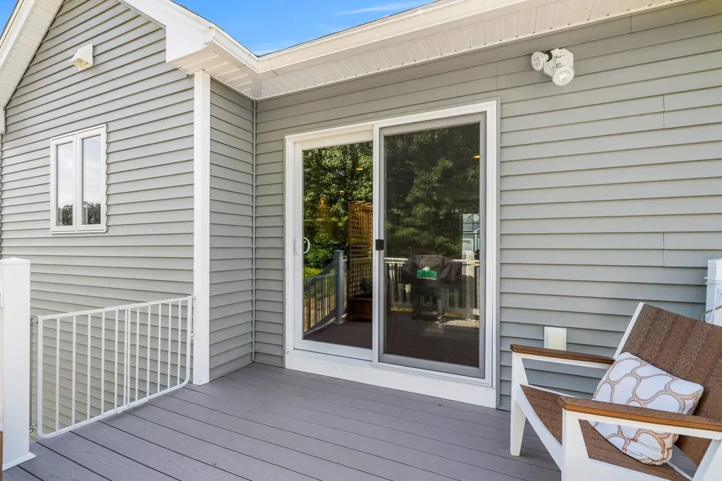 22 Cobbett Lane Hollis NH 03049
