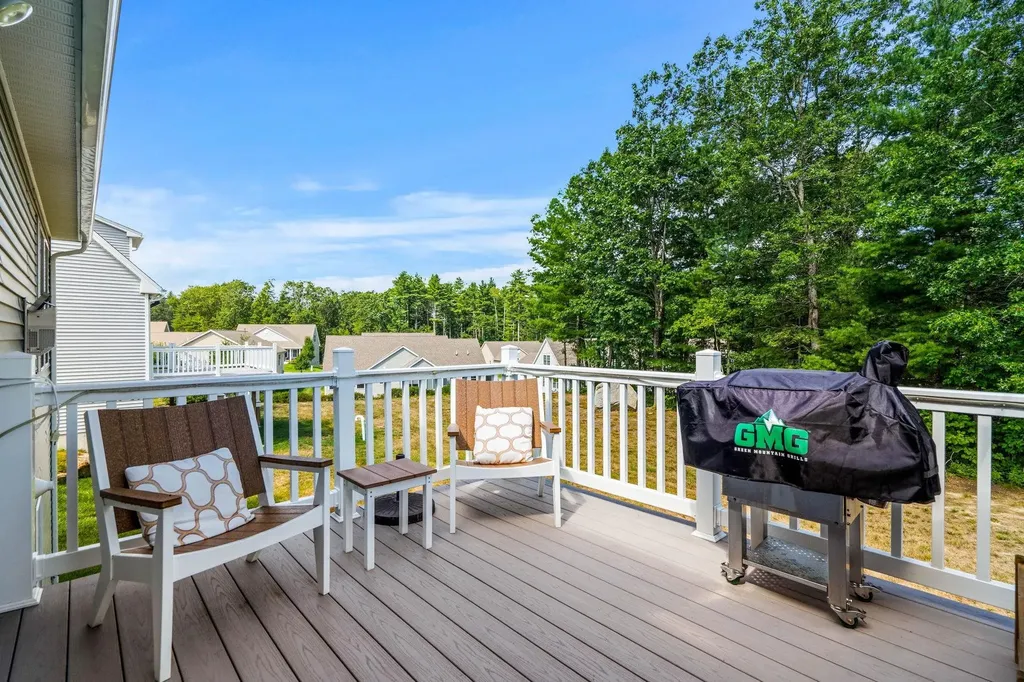 22 Cobbett Lane Hollis NH 03049