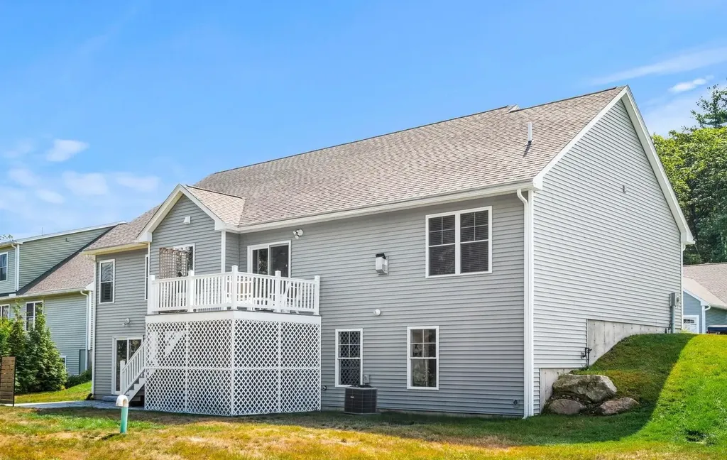 22 Cobbett Lane Hollis NH 03049