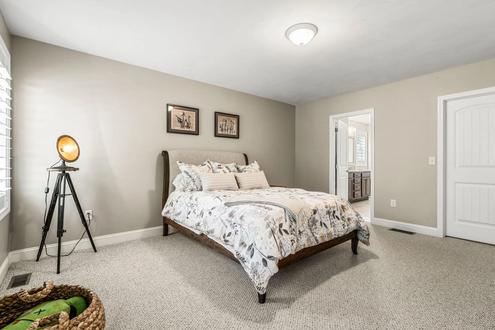 22 Cobbett Lane Hollis NH 03049