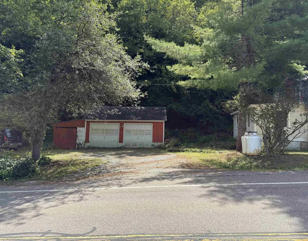 3084 Vt Route 125 Hancock VT 05748