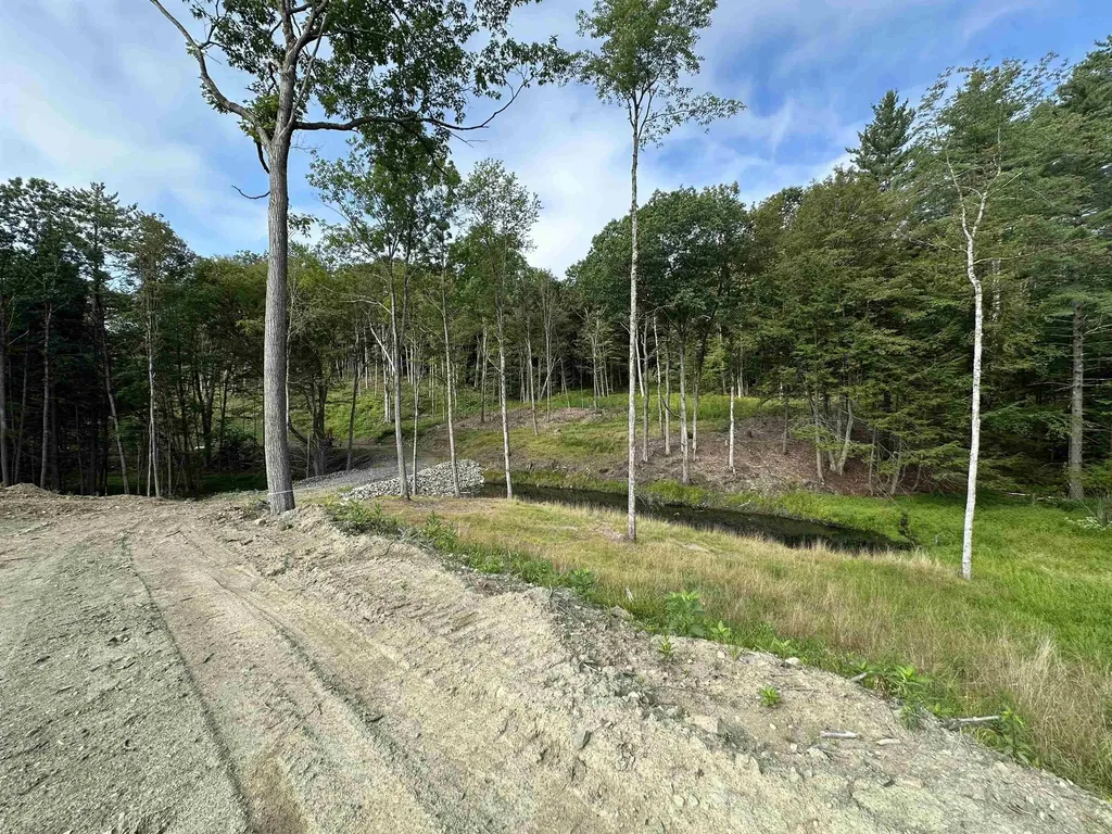 932 Middle Road Dummerston VT 05301