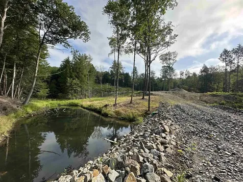 932 Middle Road Dummerston VT 05301