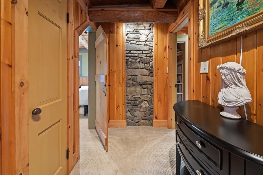 1854 Sawnee Bean Road Thetford VT 05075