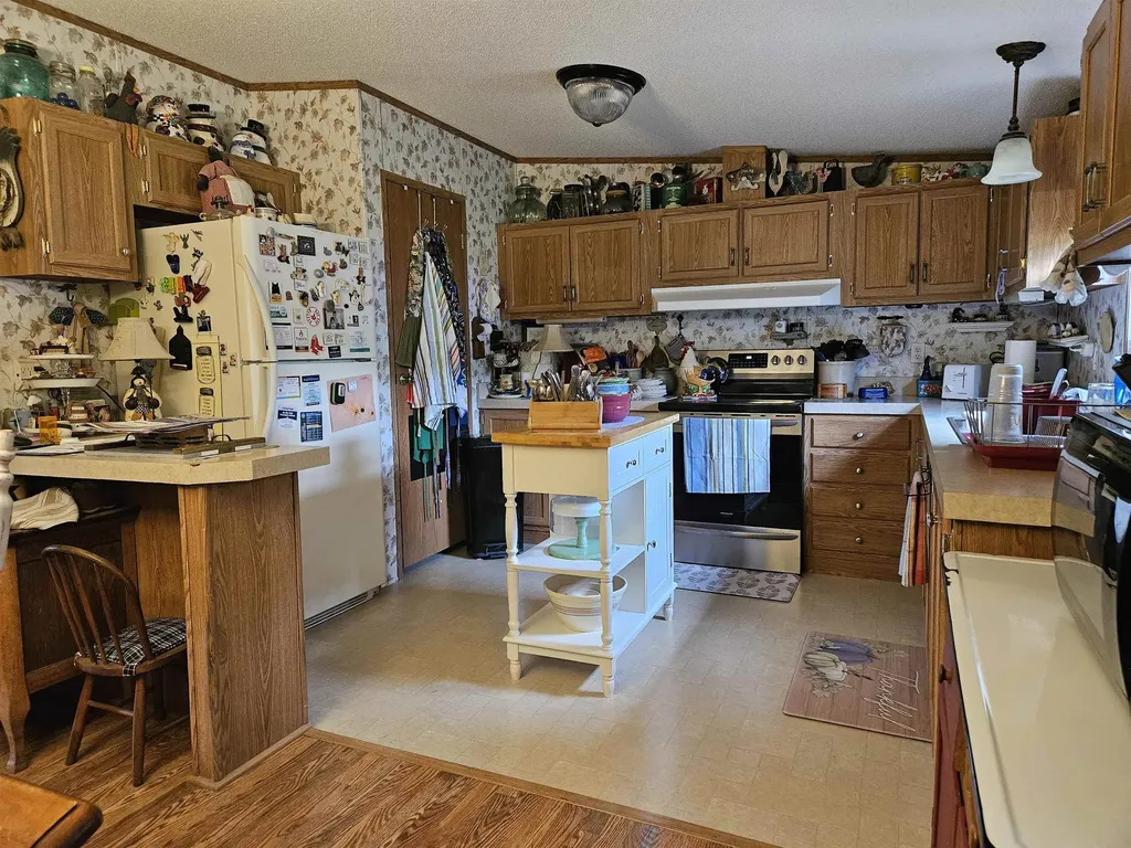 29 Anair Drive Hardwick VT 05843-4423