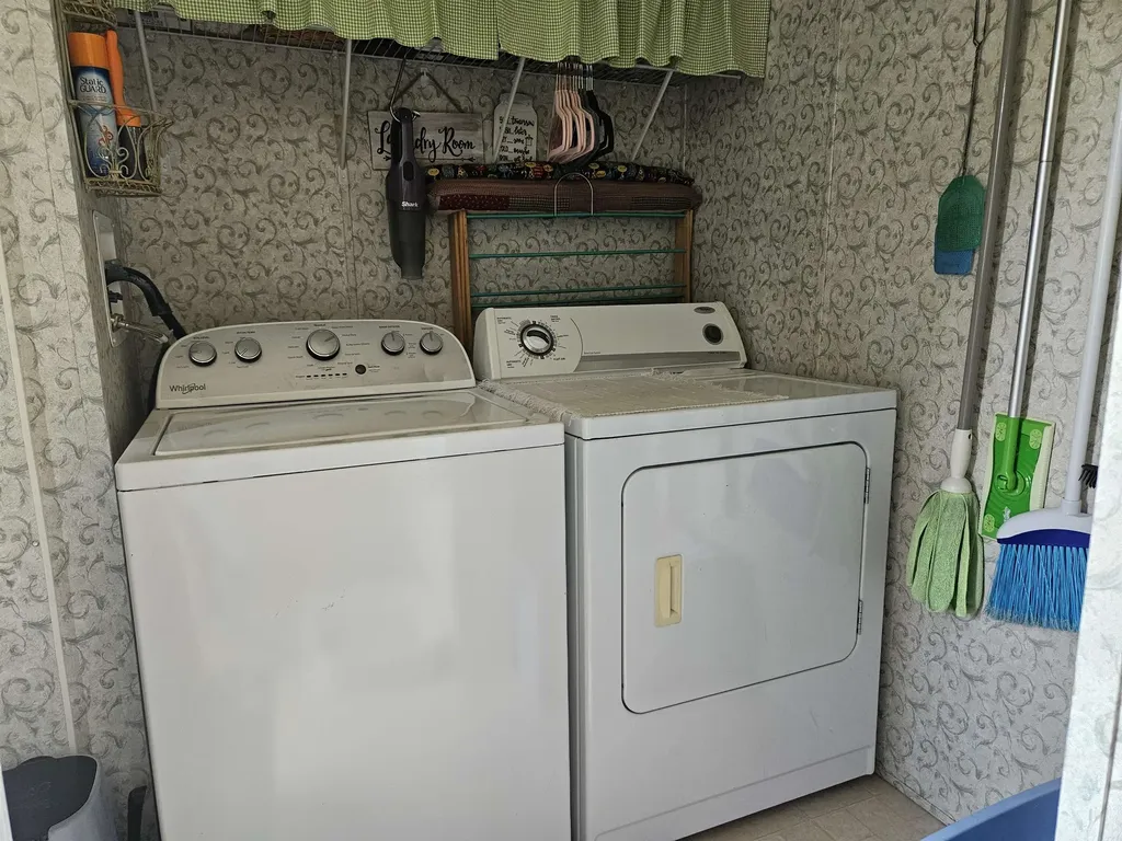 29 Anair Drive Hardwick VT 05843-4423