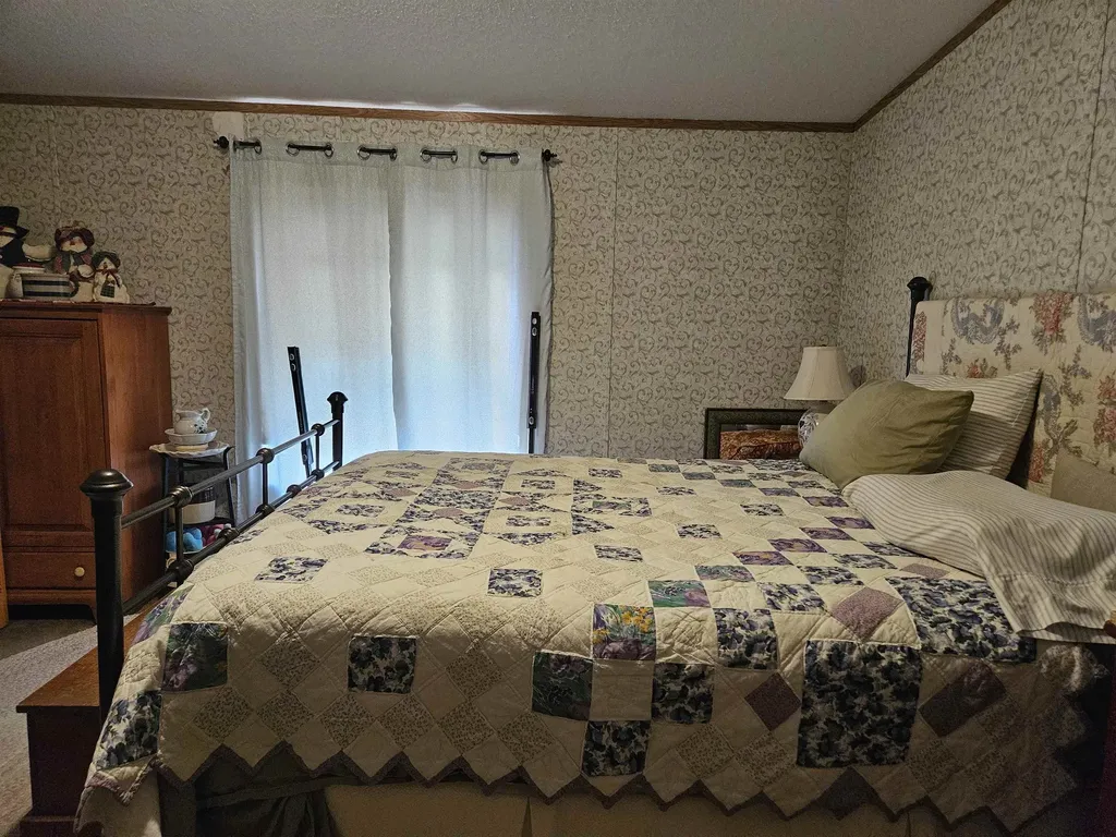 29 Anair Drive Hardwick VT 05843-4423