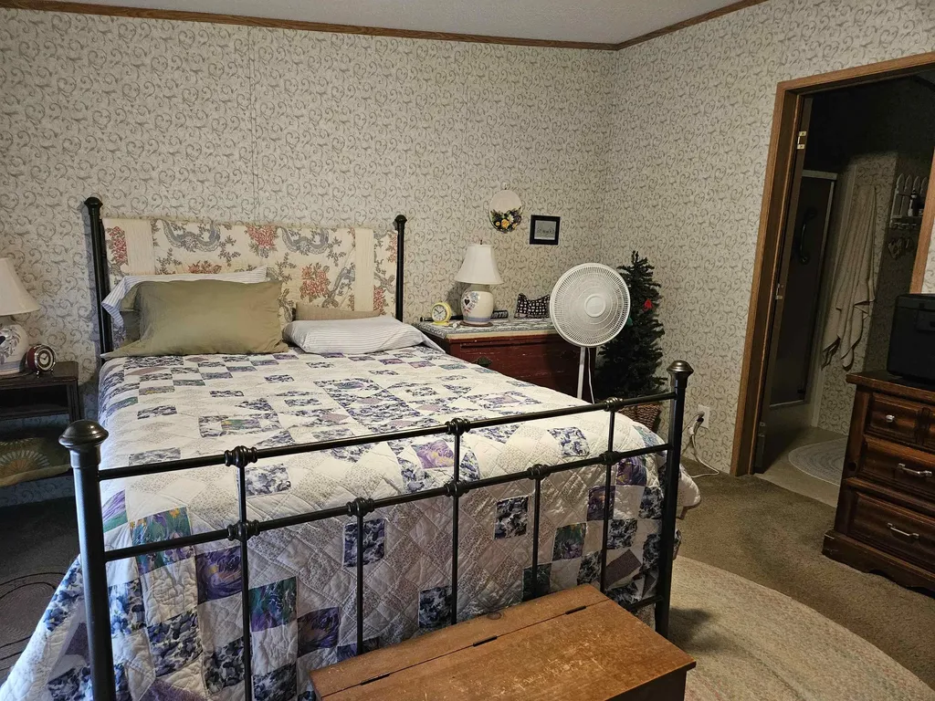 29 Anair Drive Hardwick VT 05843-4423