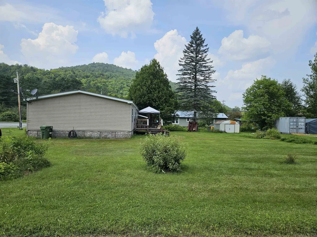 29 Anair Drive Hardwick VT 05843-4423