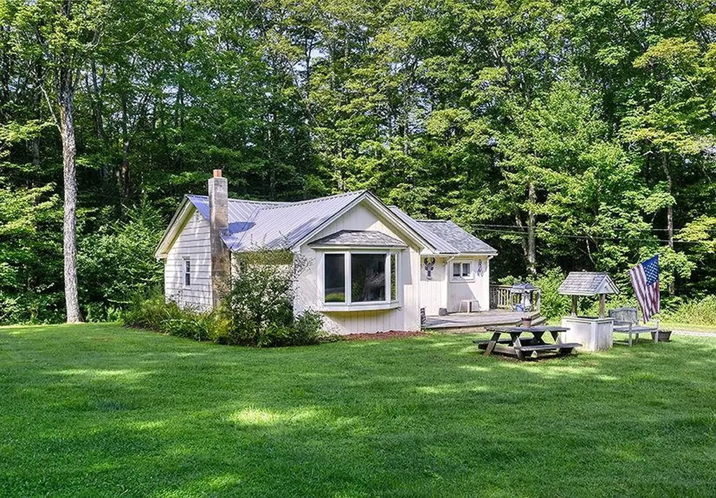 552 Valley Road Walpole NH 03608