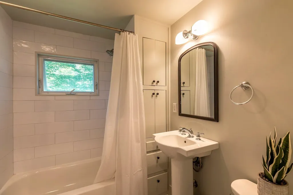4165 Hartland Hill Road Woodstock VT 05091