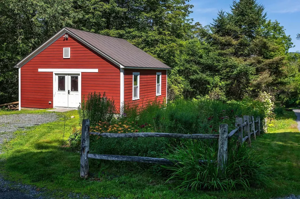 4165 Hartland Hill Road Woodstock VT 05091