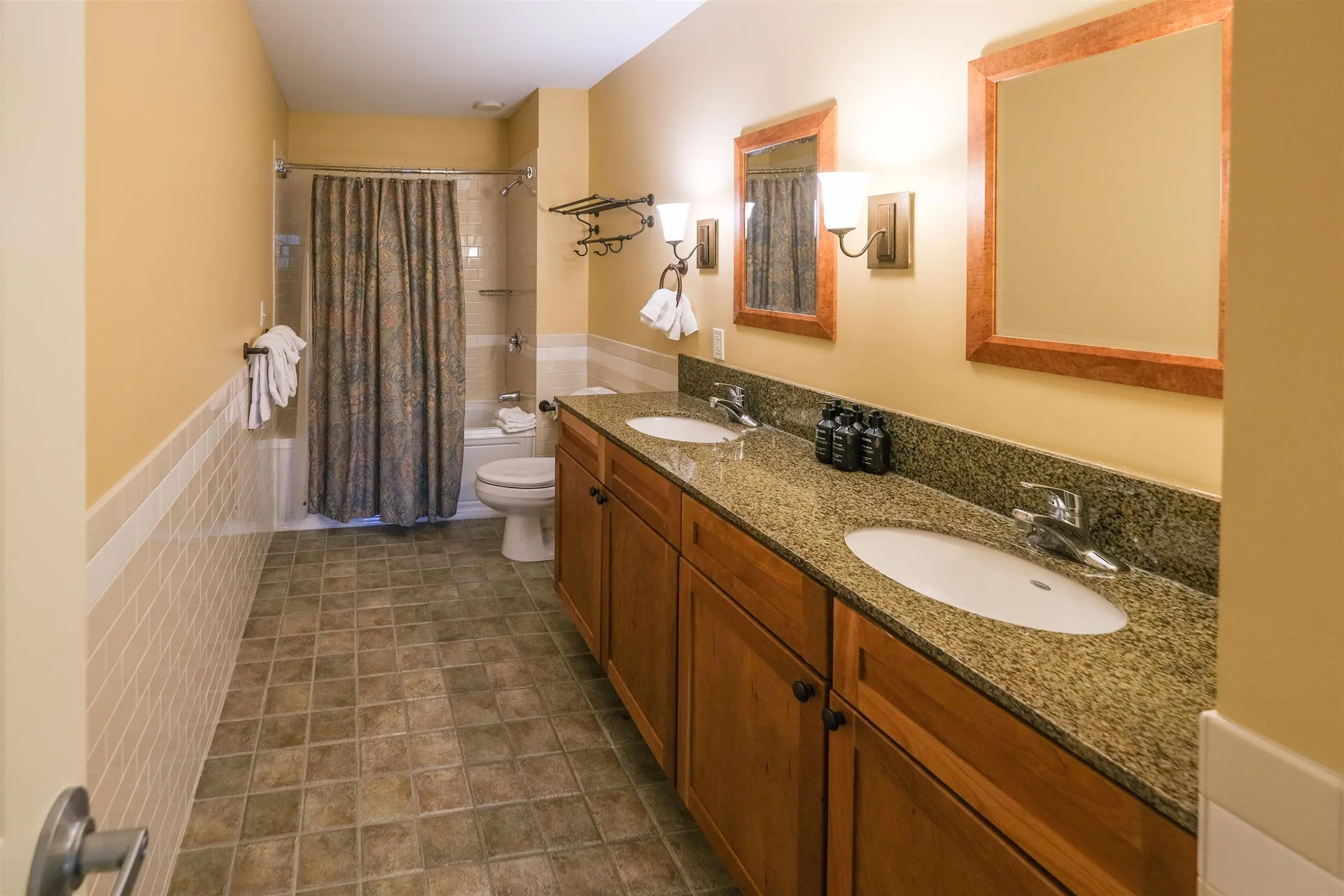 510/512 Qiii Jackson Gore Adams House Ludlow VT 05149